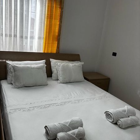 Guest House Adi Hoxha Берат Екстериор снимка