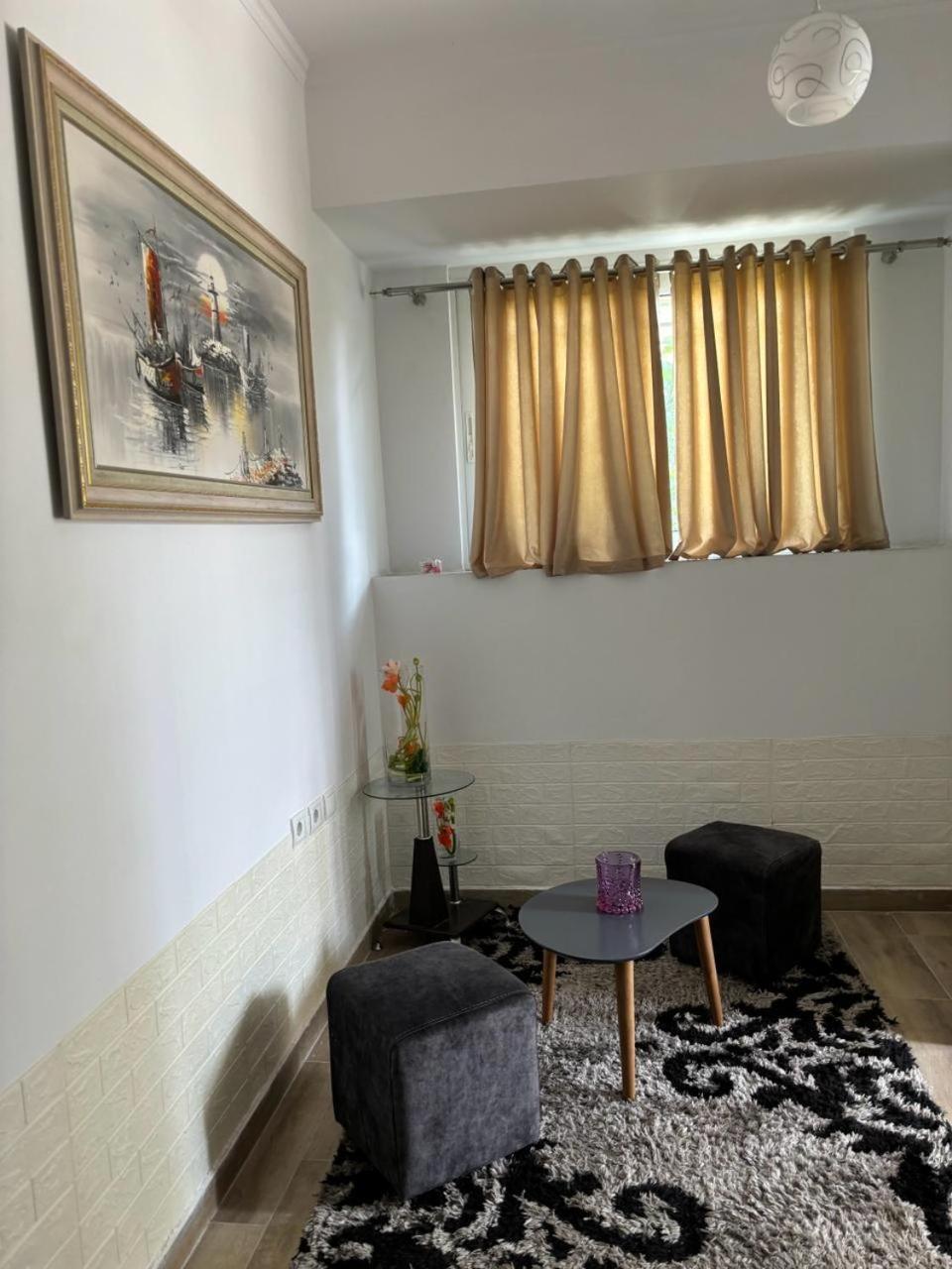 Guest House Adi Hoxha Берат Екстериор снимка