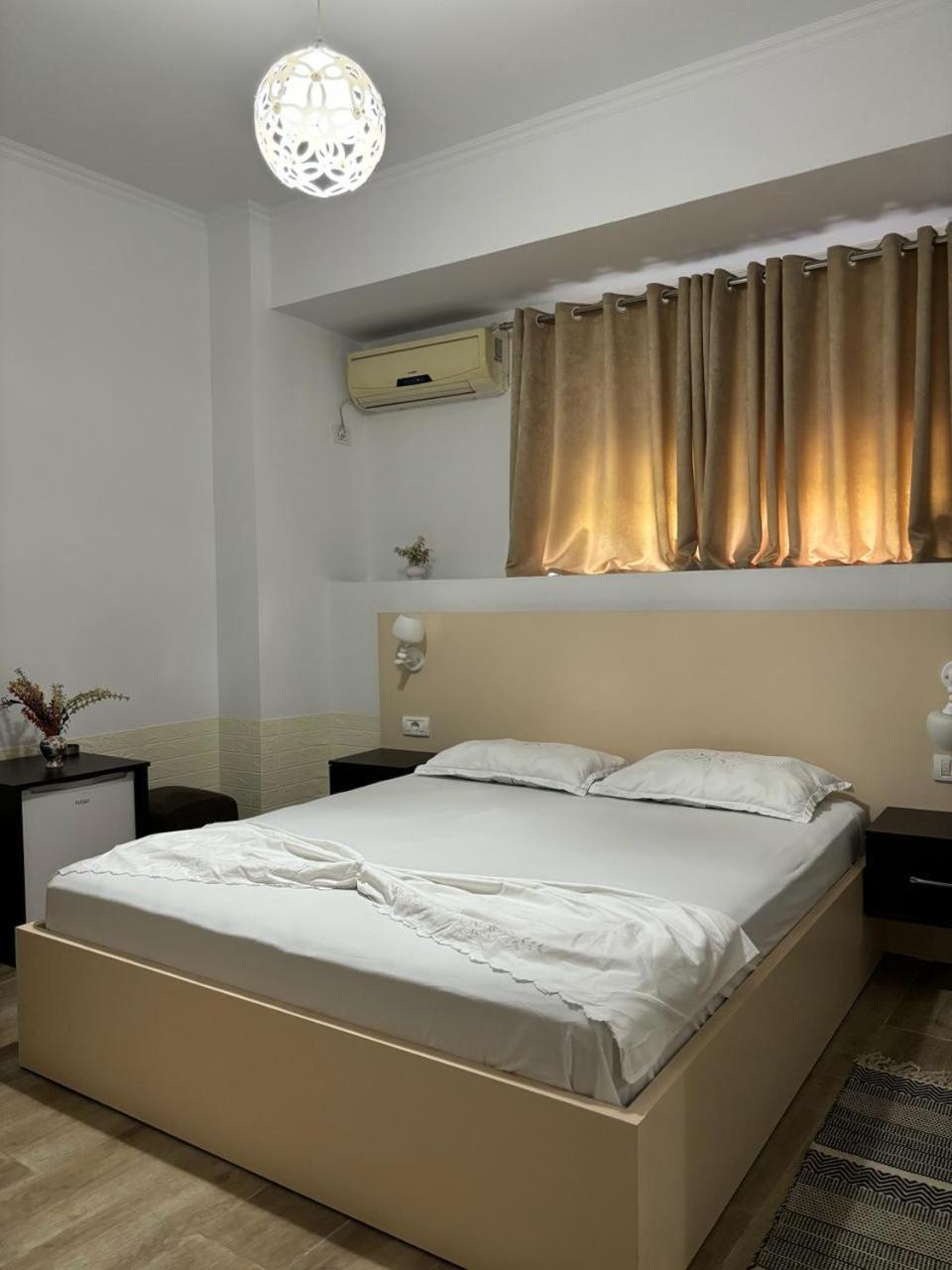 Guest House Adi Hoxha Берат Екстериор снимка