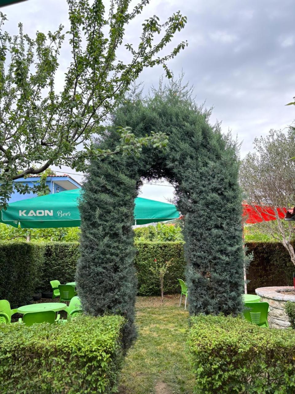 Guest House Adi Hoxha Берат Екстериор снимка