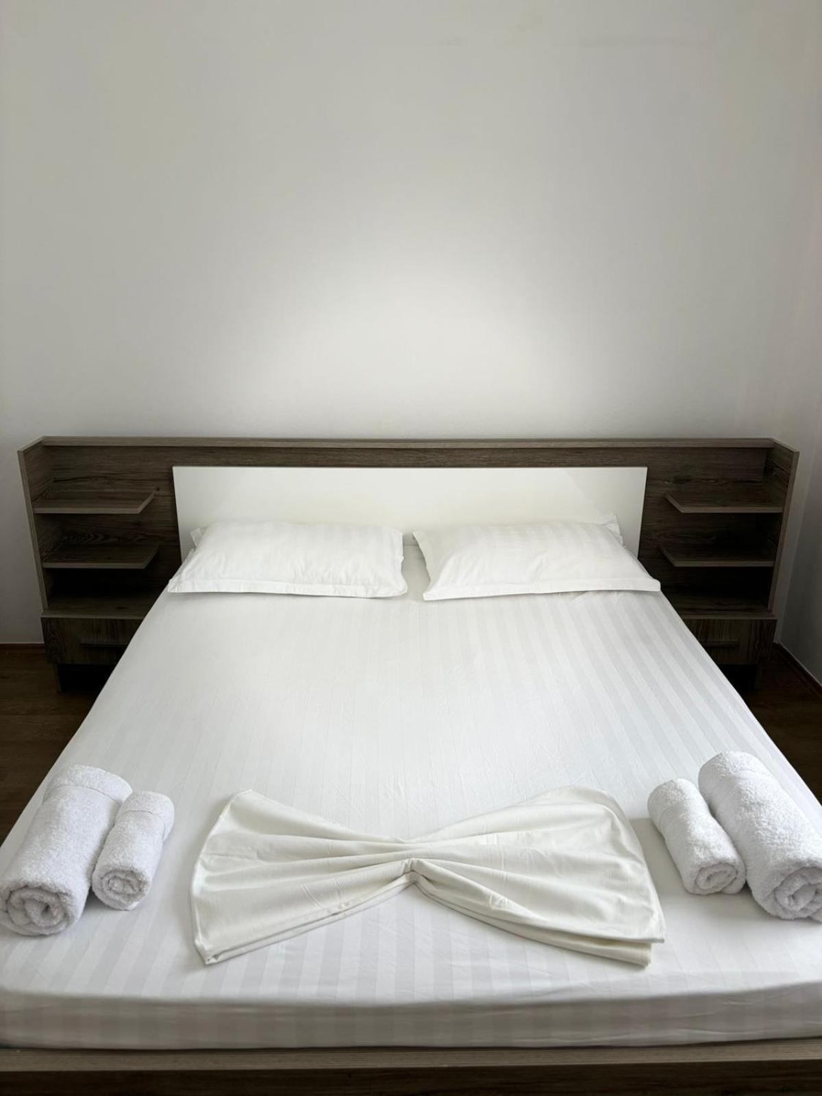 Guest House Adi Hoxha Берат Екстериор снимка