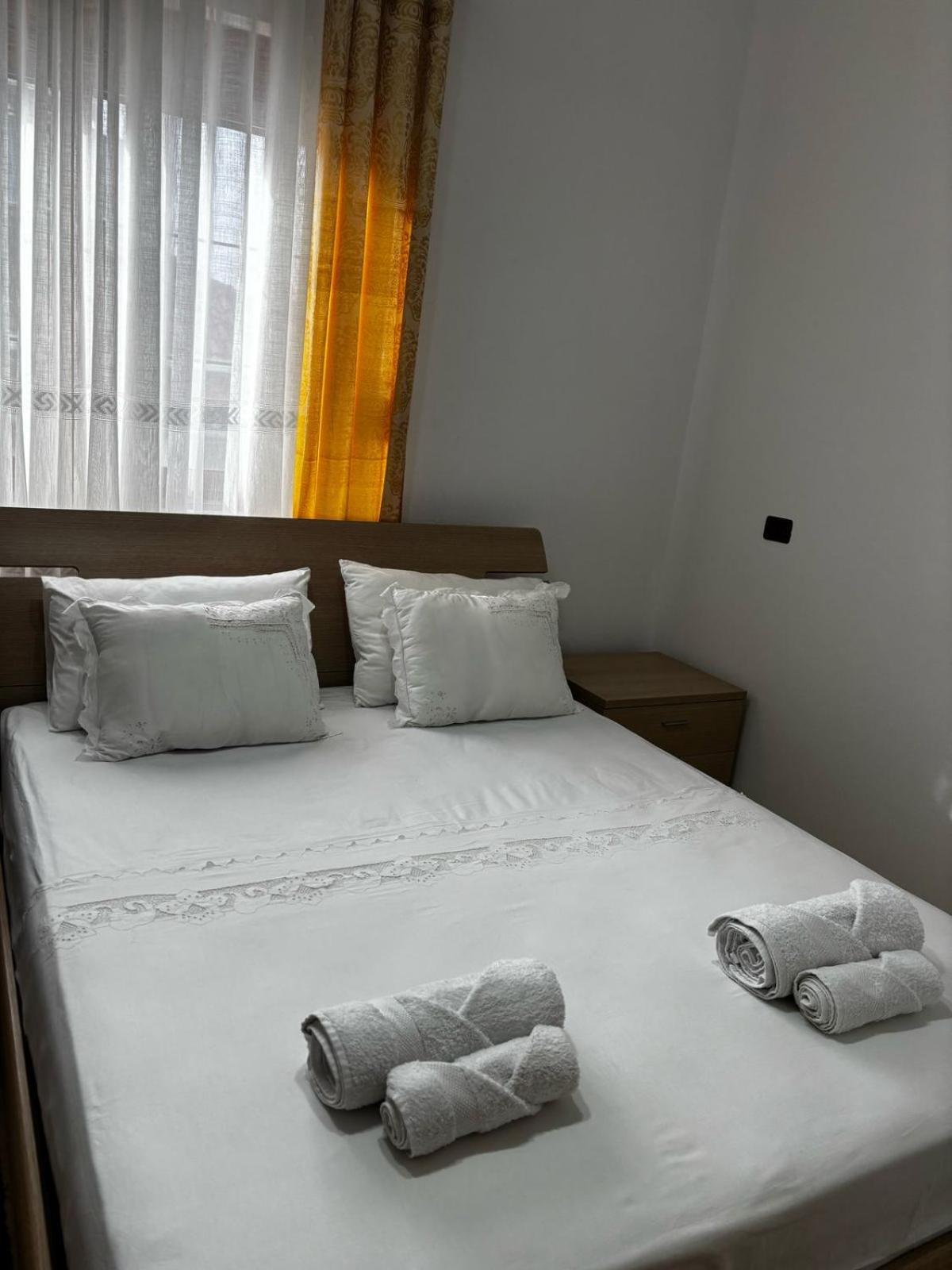 Guest House Adi Hoxha Берат Екстериор снимка
