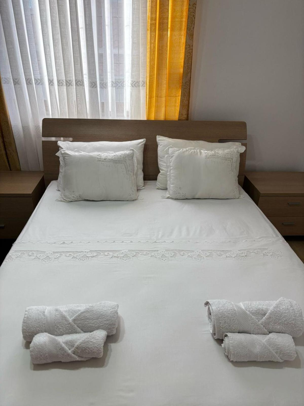 Guest House Adi Hoxha Берат Екстериор снимка