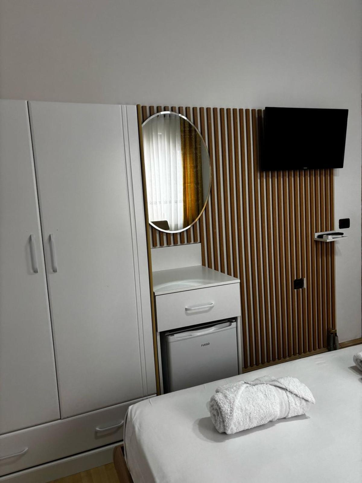 Guest House Adi Hoxha Берат Екстериор снимка